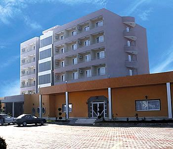 Metropolis Hotel Torbali Bagian luar foto