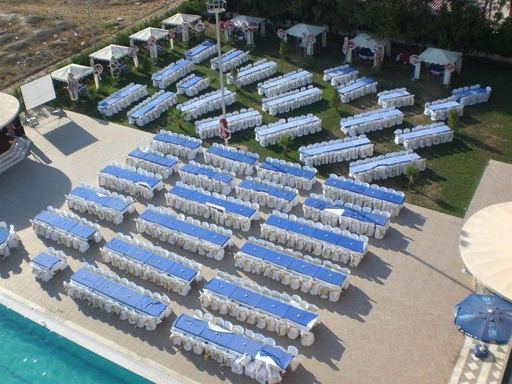 Metropolis Hotel Torbali Bagian luar foto