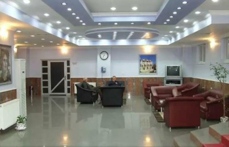 Metropolis Hotel Torbali Bagian luar foto