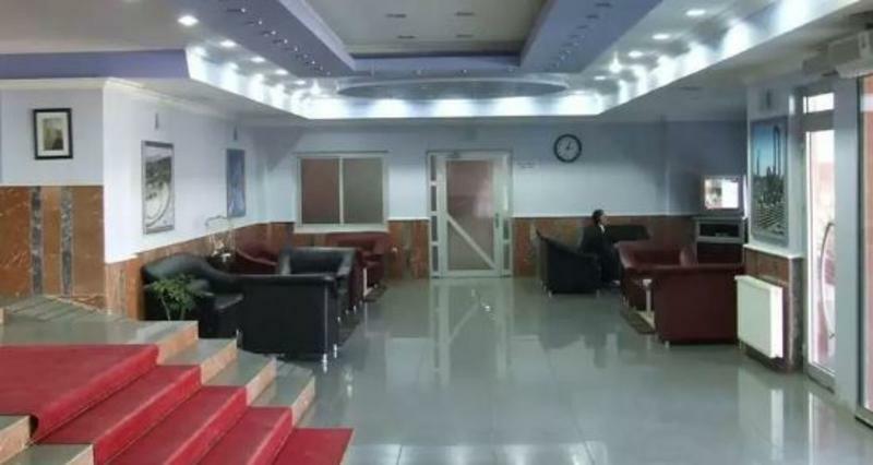 Metropolis Hotel Torbali Bagian luar foto